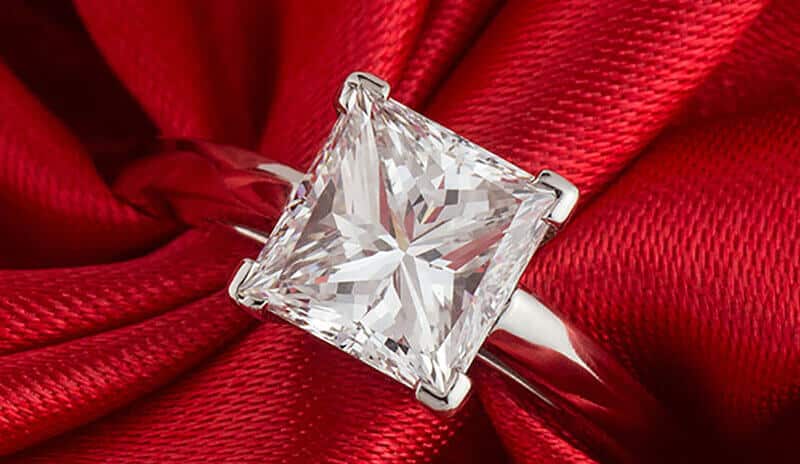 hình dạng vuông của kim cương