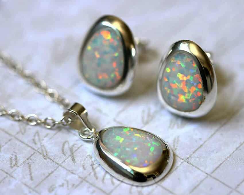 trang sức đá opal