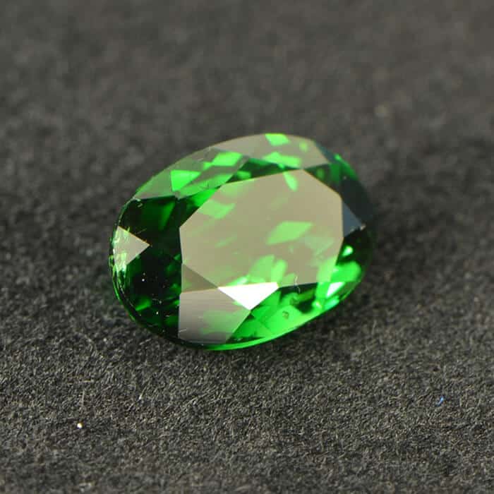 Xử lý đá Emerald có thể được thay thế bằng Chrome Tourmaline
