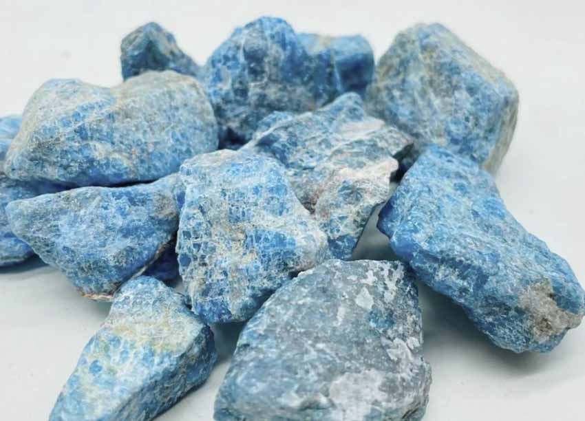 Đá quý màu xanh lam, đá Apatite xanh lam