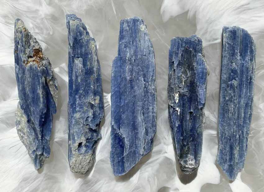 Đá quý màu xanh lam, đá Kyanite