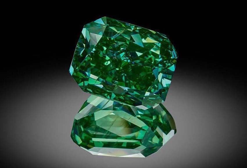 Kim cương xanh lục: kim cương quý hiếm, ít được tìm thấy