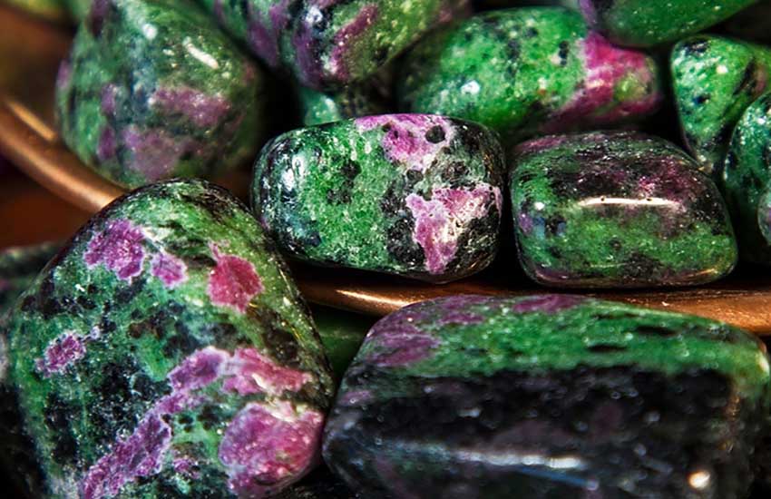 Tính chất vật lý và tính chất hóa học của đá Ruby Nam Phi