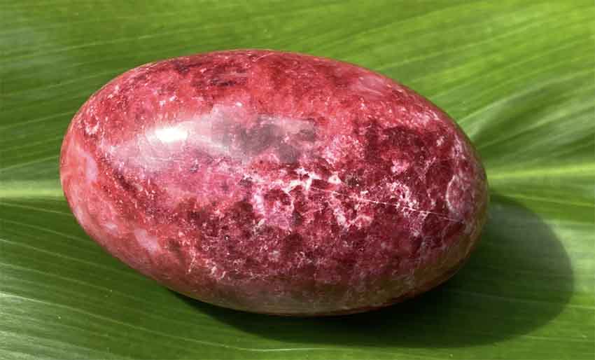 đá Zoisite đặc tính chữa bệnh vật lý của