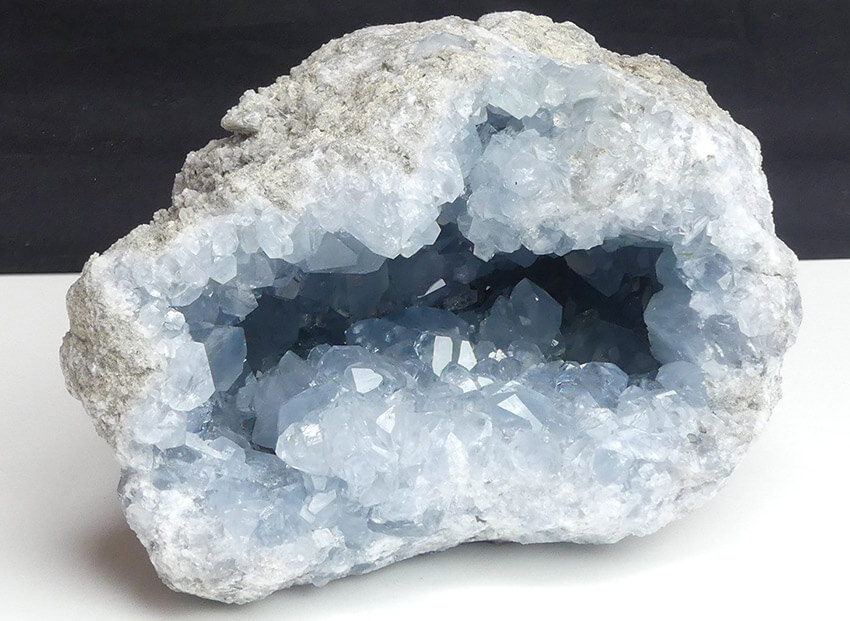 Đá Celestite