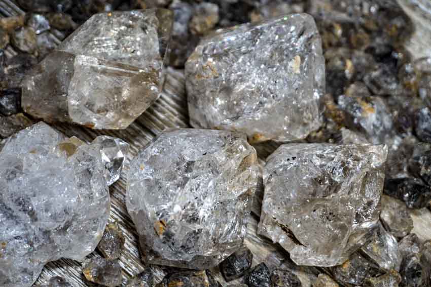 Kim cương Herkimer, nguồn gốc hình thành