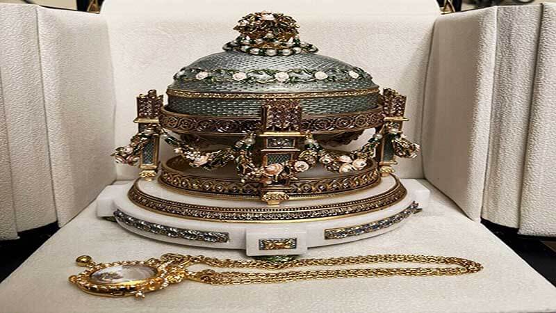 Trứng Faberge Cradle with Garlands