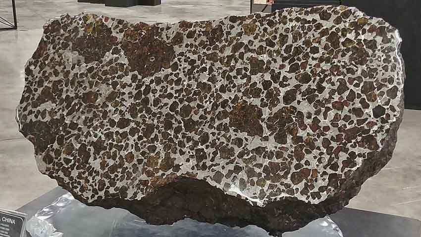 10 viên đá thiên thạch đắt nhất từng được tìm thấy