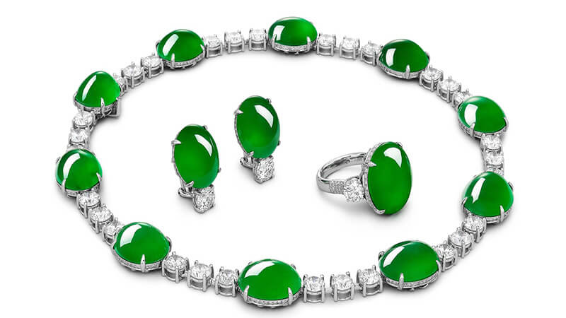 cẩm thạch đắt nhất Imperial Green Jadeite and Diamond Necklace