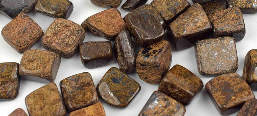Lịch sử đá Bronzite