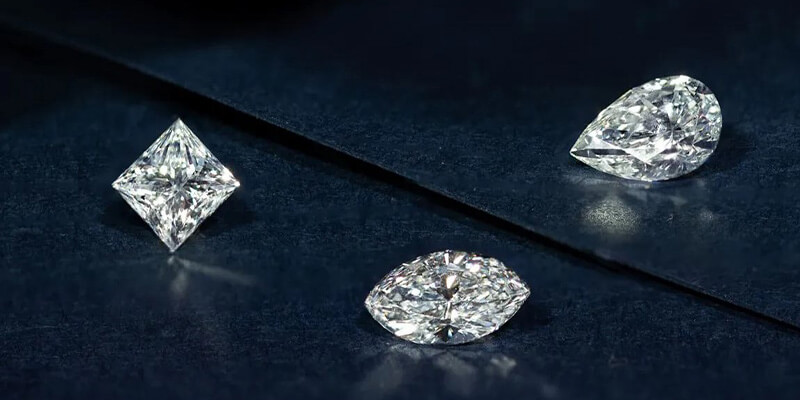 Kim cương nhân tạo: là kim cương thật