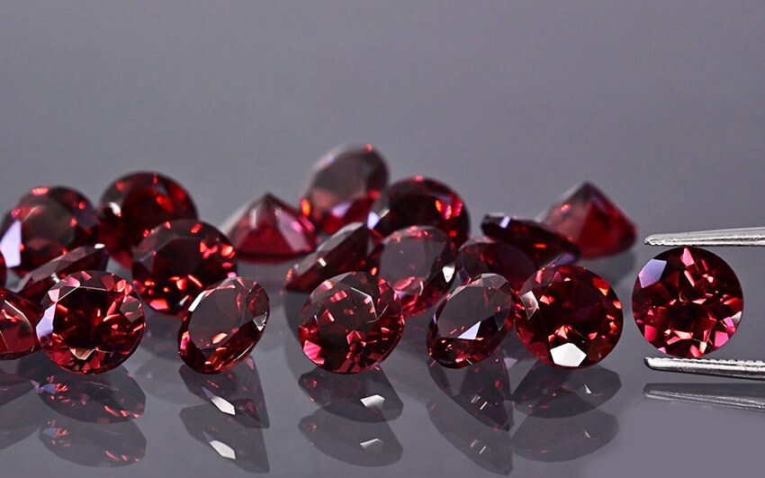 Đá Pyrope Garnet