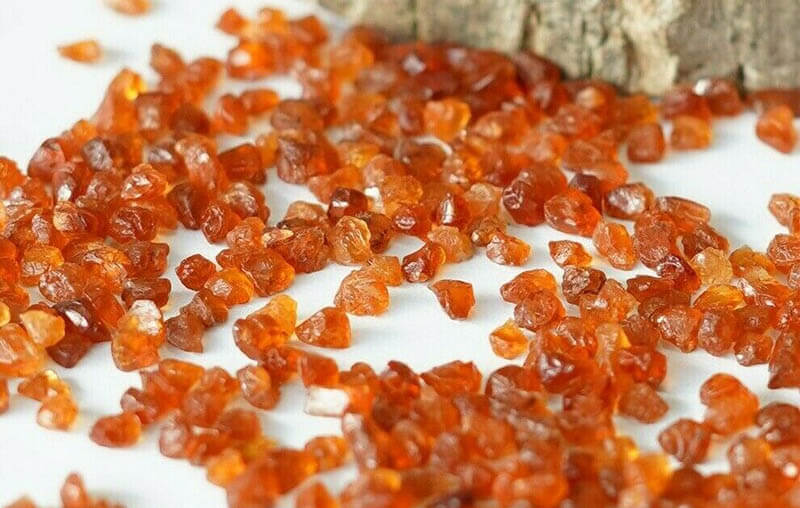 Trọng lượng carat đá Mandarin Garnet