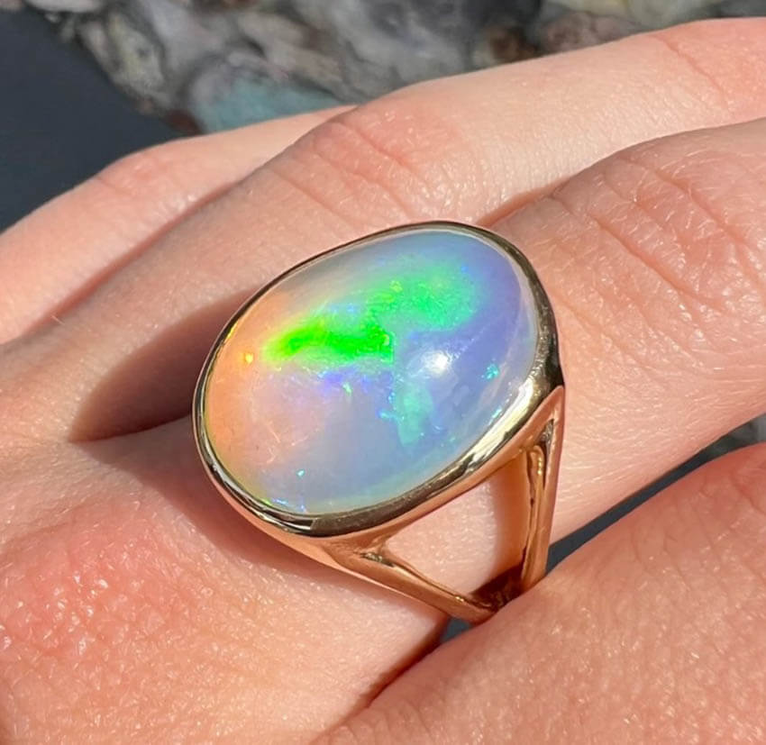 Trang sức gắn đá Jelly Opal