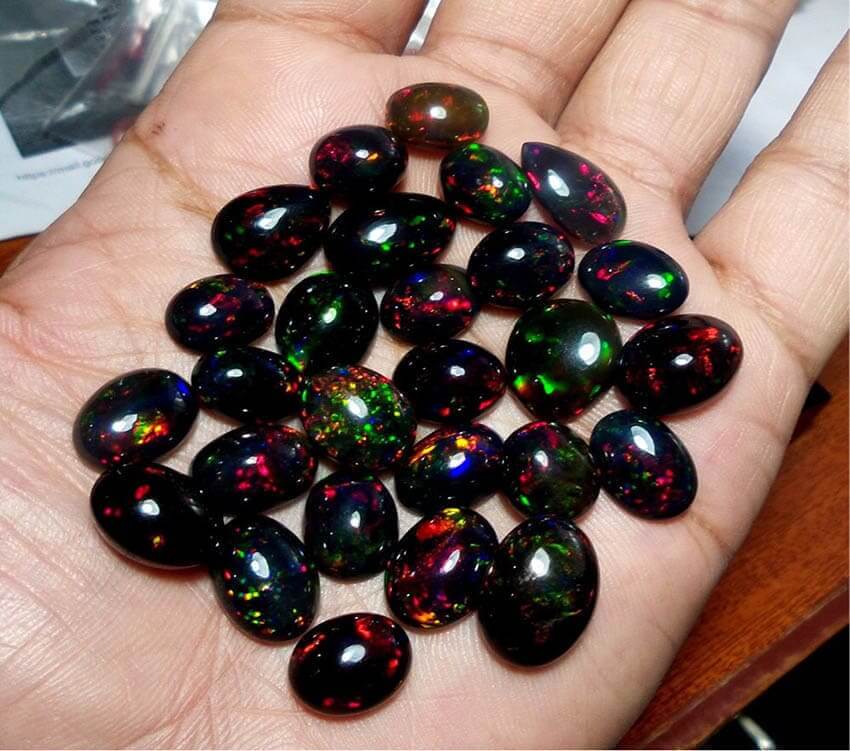 Tác dụng đá Opal đen chữa bệnh thể chất