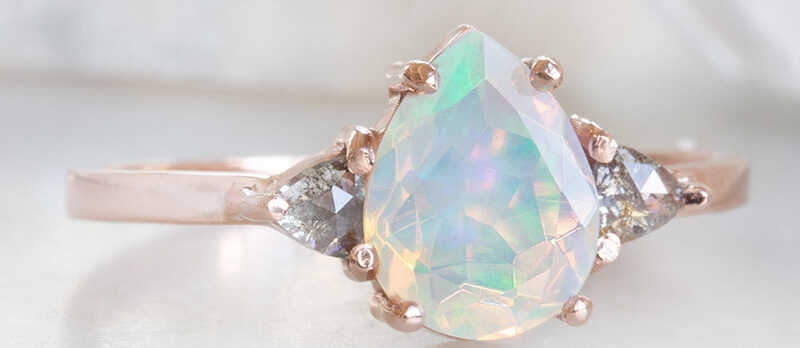 đá Opal trắng chữa bệnh tinh thần