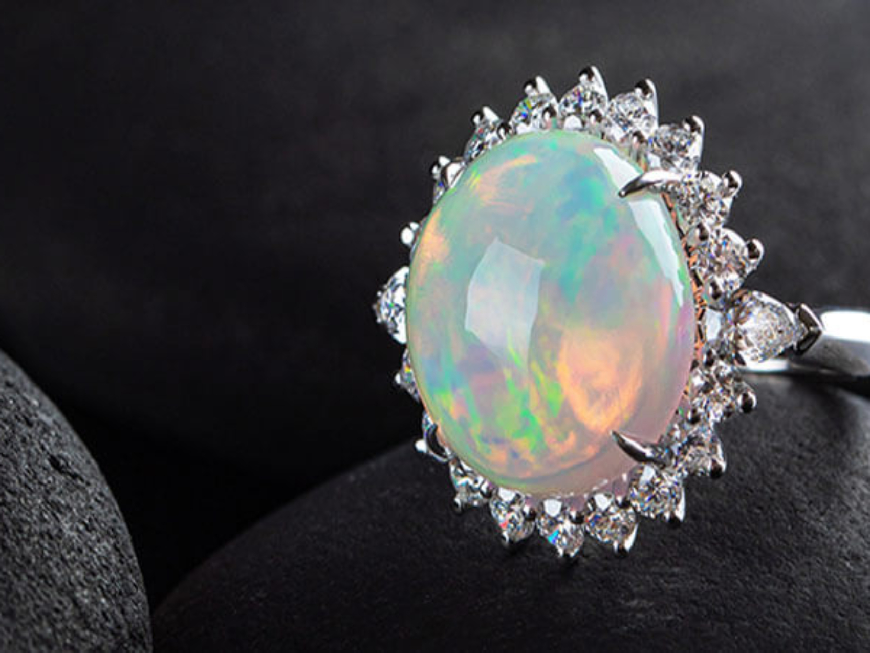 đá Opal trắng cover