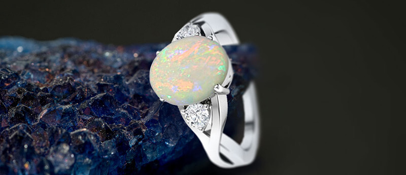 Trang sức đá Opal trắng