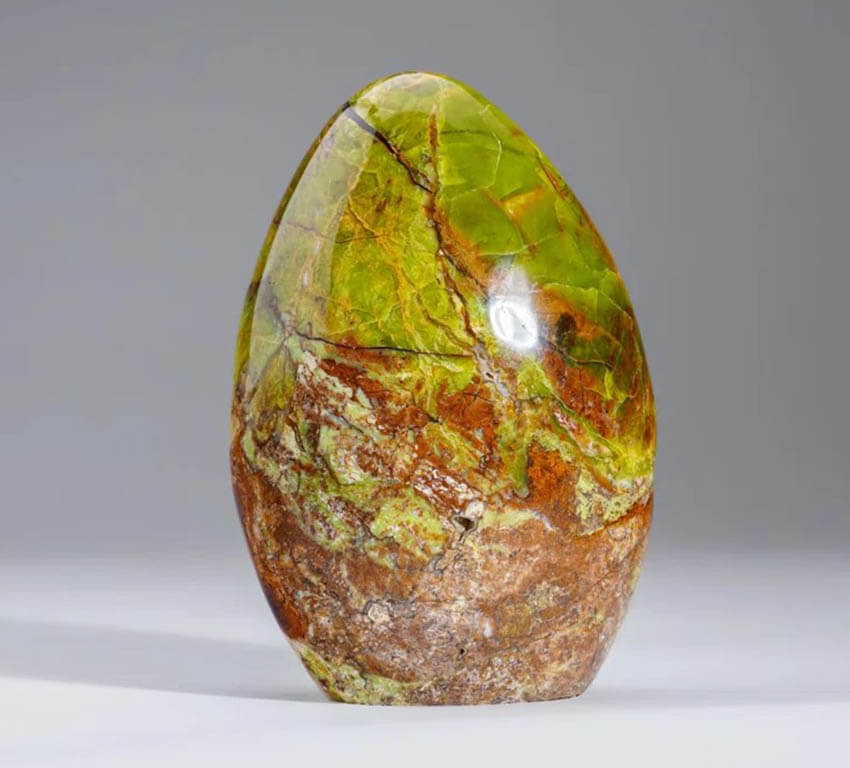 Cách bảo quản và chăm sóc đá Opal xanh lục